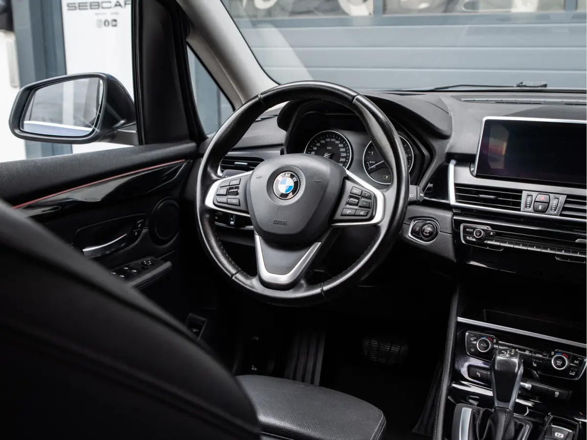 218i 7p. Corporate Lease High Executive / SPORT LINE / NL AUTO / LEDER / HEAD UP / 7 ZITS