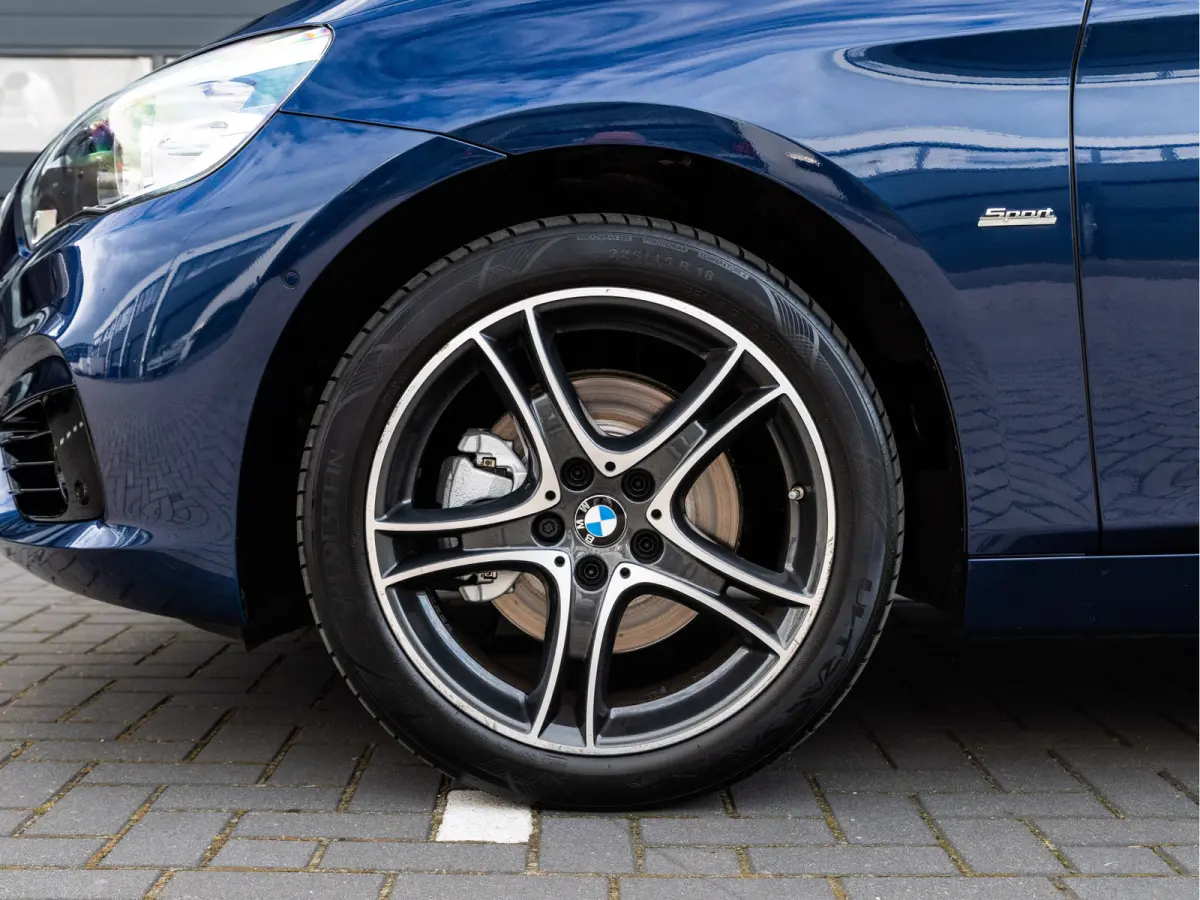 218i 7p. Corporate Lease High Executive / SPORT LINE / NL AUTO / LEDER / HEAD UP / 7 ZITS