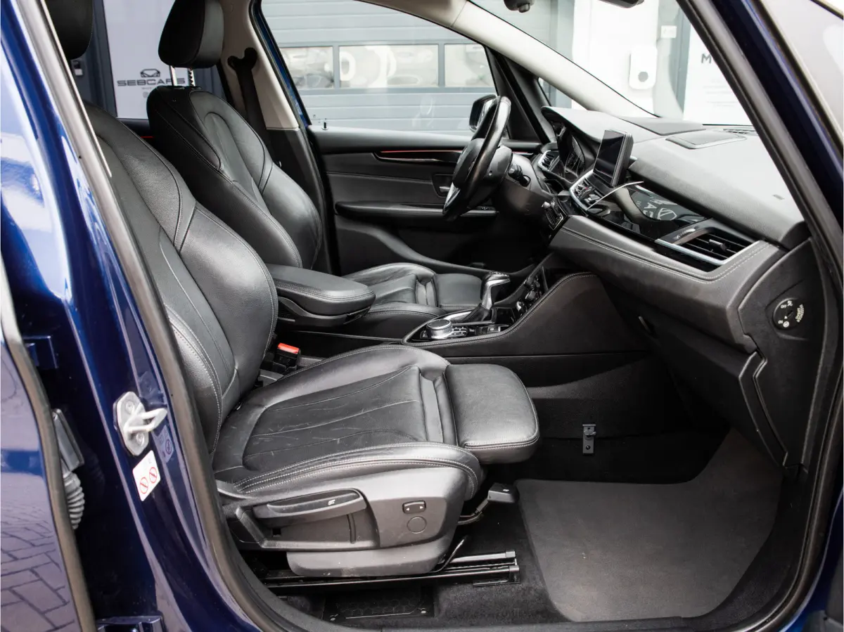 218i 7p. Corporate Lease High Executive / SPORT LINE / NL AUTO / LEDER / HEAD UP / 7 ZITS