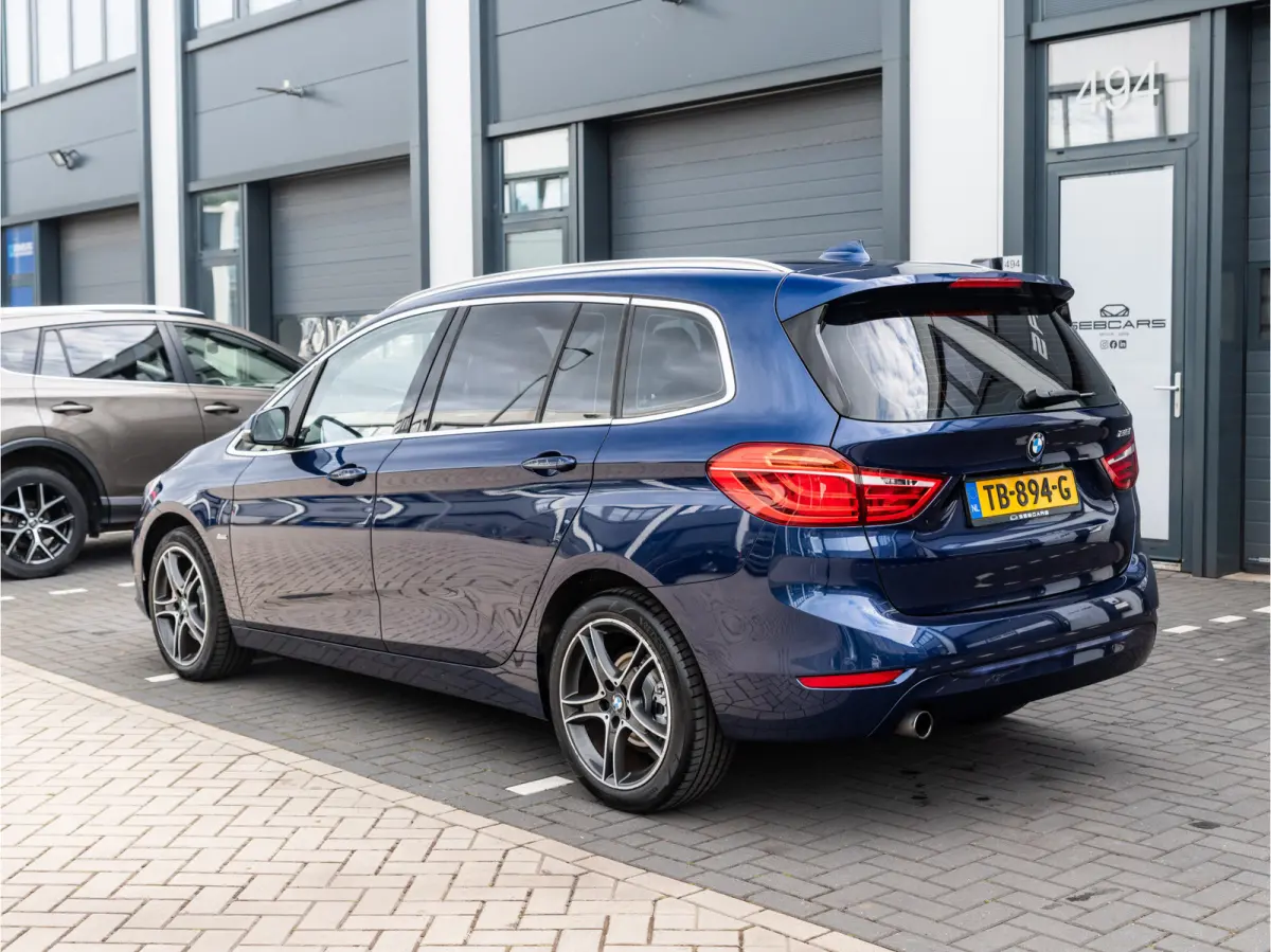 218i 7p. Corporate Lease High Executive / SPORT LINE / NL AUTO / LEDER / HEAD UP / 7 ZITS
