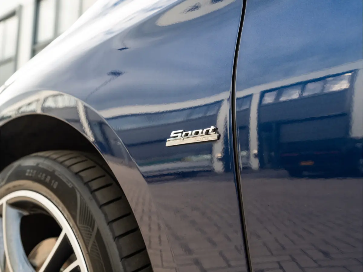 218i 7p. Corporate Lease High Executive / SPORT LINE / NL AUTO / LEDER / HEAD UP / 7 ZITS