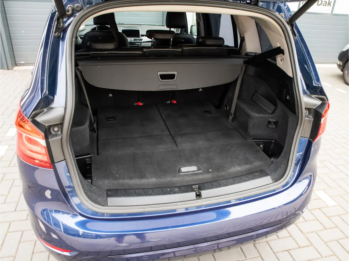218i 7p. Corporate Lease High Executive / SPORT LINE / NL AUTO / LEDER / HEAD UP / 7 ZITS