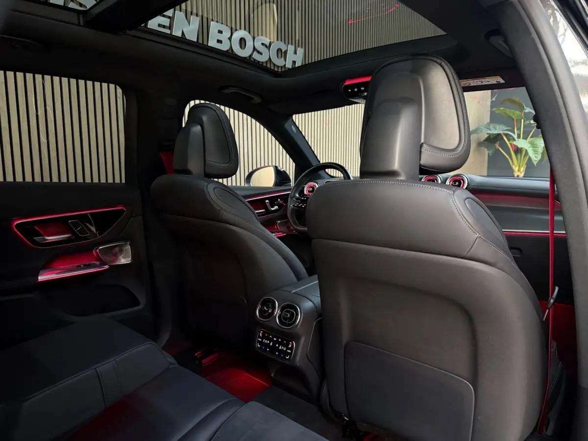 400e 4MATIC AMG Line 381PK - Pano