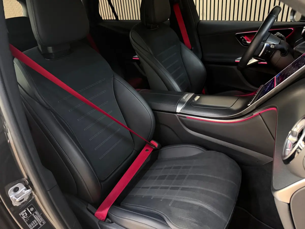 400e 4MATIC AMG Line 381PK - Pano