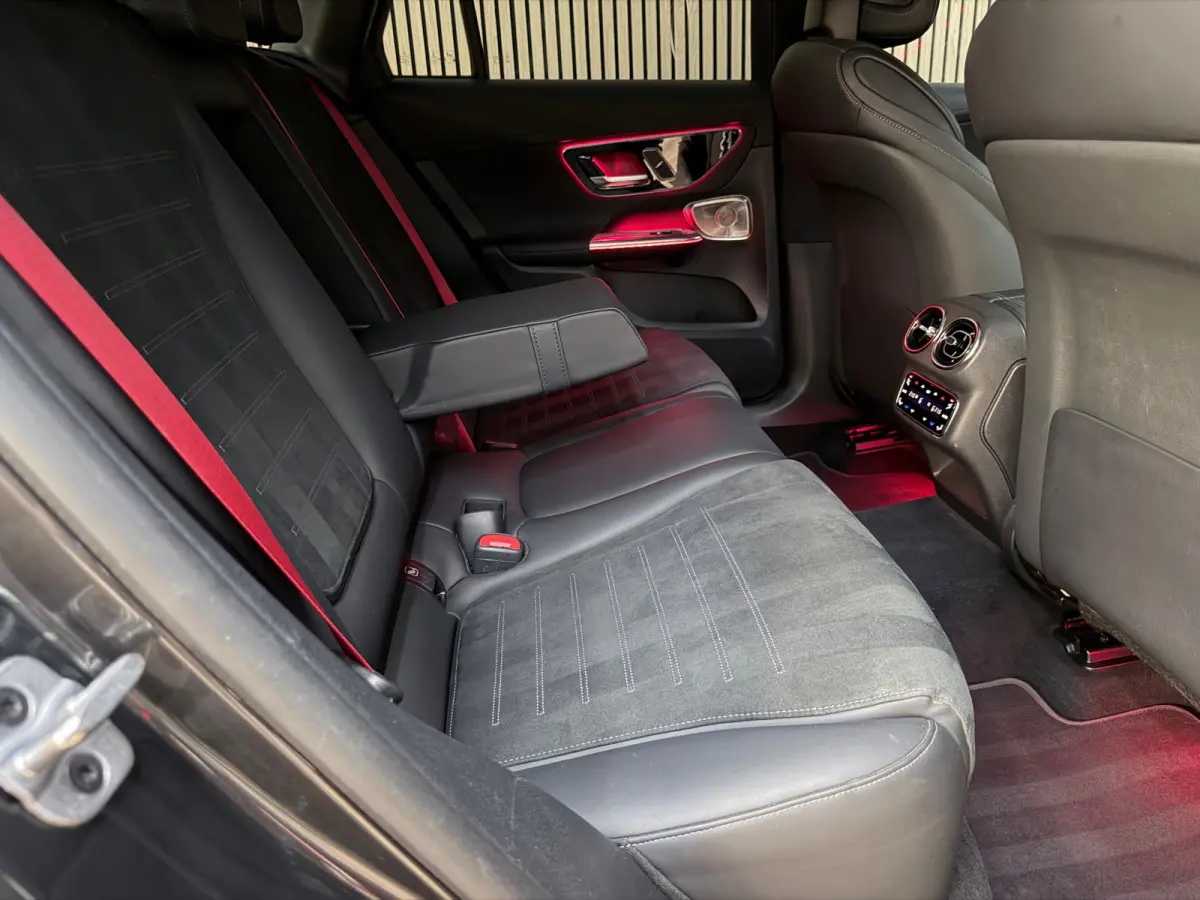 400e 4MATIC AMG Line 381PK - Pano