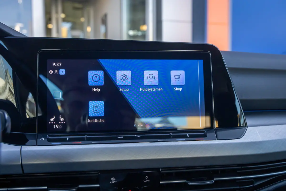 1.0 eTSI Life Business | Massage | Memory | Stoel+stuur verwarming | Cruise adaptief | Dodehoek detectie | Camera | Apple Carplay/Android Auto | Achteruitrijcamera | Apple Carplay/Android Au