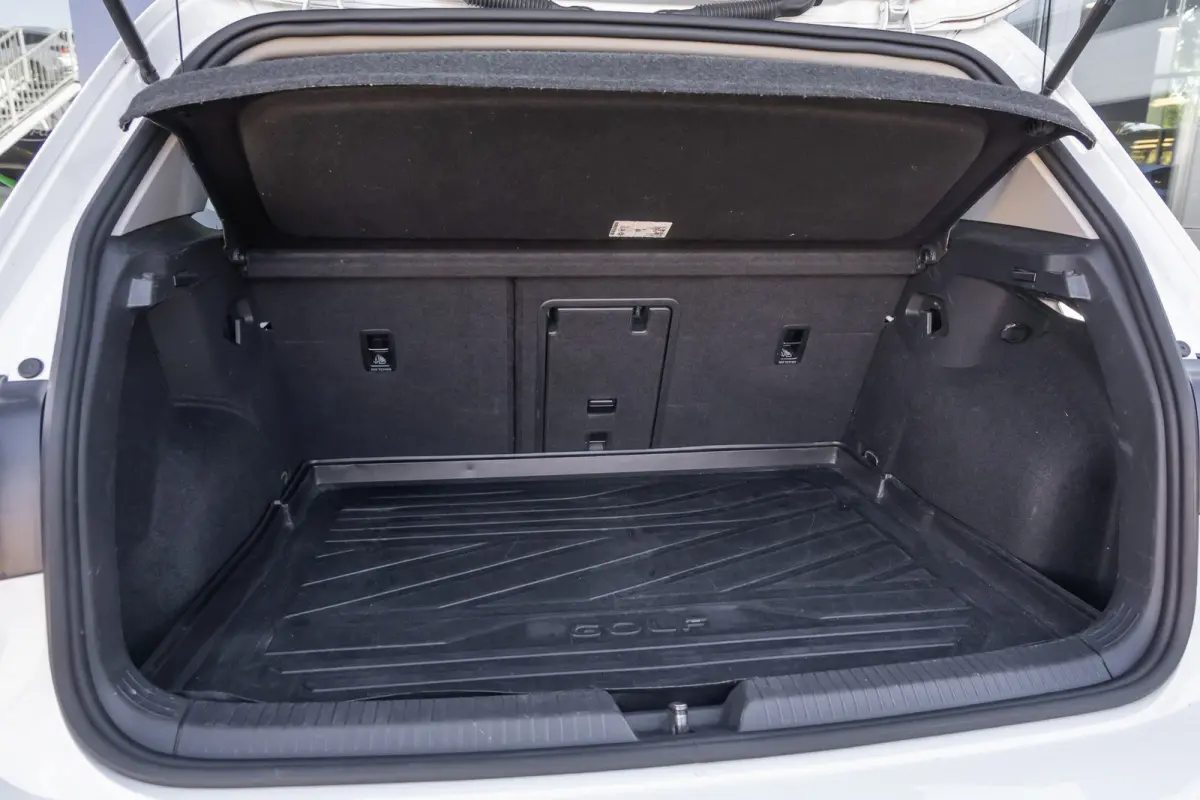 1.0 eTSI Life Business | Massage | Memory | Stoel+stuur verwarming | Cruise adaptief | Dodehoek detectie | Camera | Apple Carplay/Android Auto | Achteruitrijcamera | Apple Carplay/Android Au