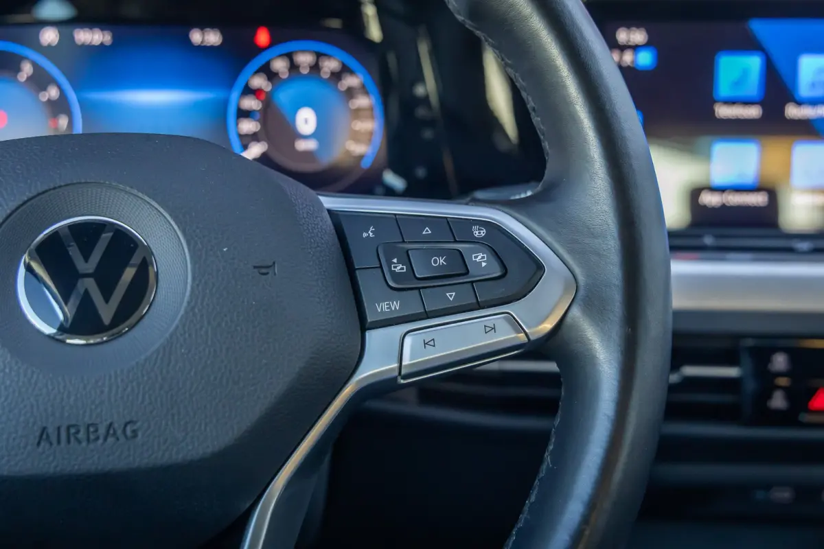 1.0 eTSI Life Business | Massage | Memory | Stoel+stuur verwarming | Cruise adaptief | Dodehoek detectie | Camera | Apple Carplay/Android Auto | Achteruitrijcamera | Apple Carplay/Android Au