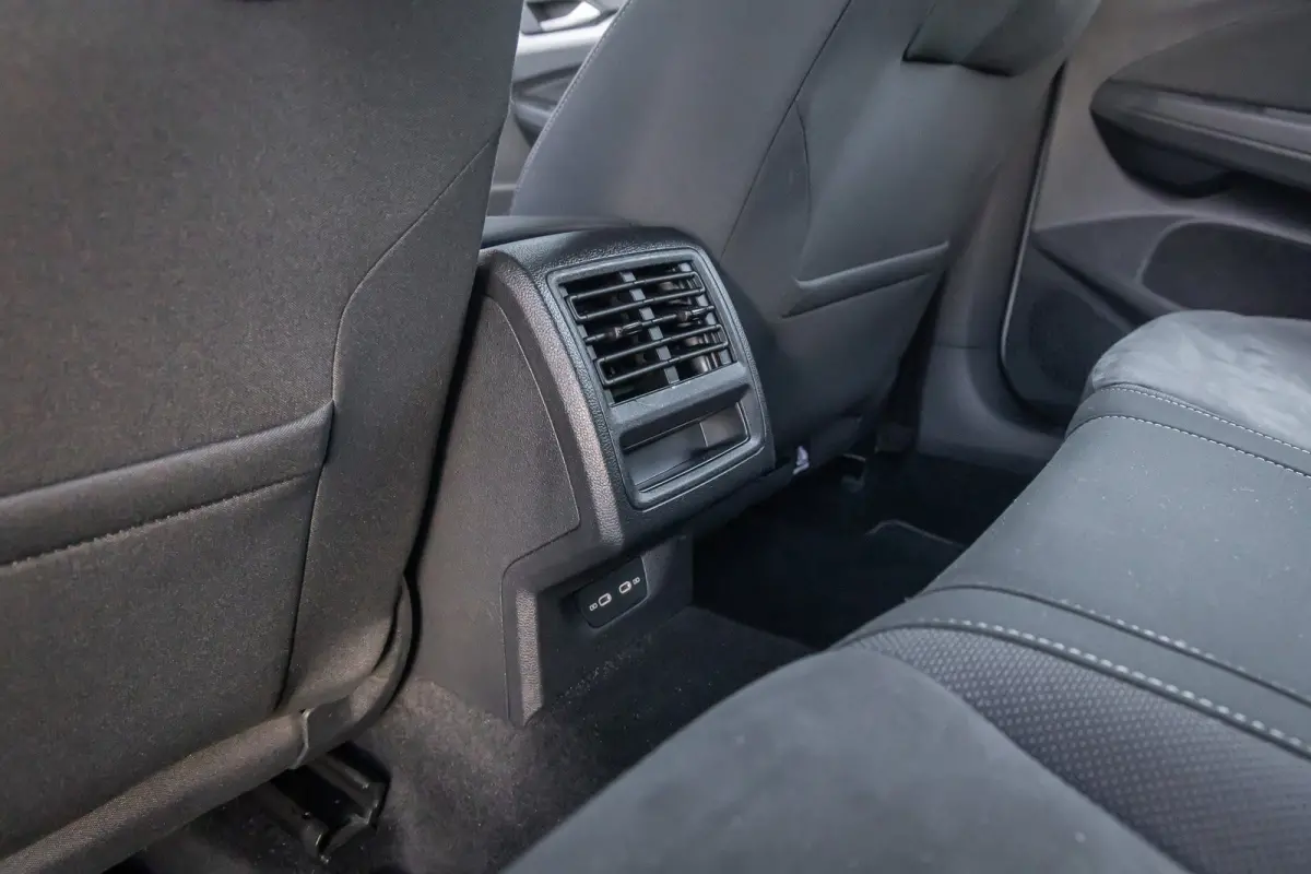 1.0 eTSI Life Business | Massage | Memory | Stoel+stuur verwarming | Cruise adaptief | Dodehoek detectie | Camera | Apple Carplay/Android Auto | Achteruitrijcamera | Apple Carplay/Android Au