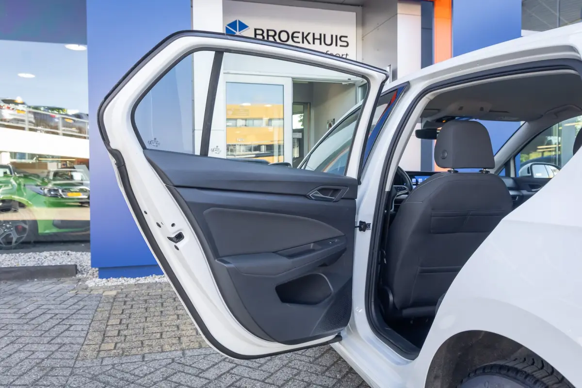 1.0 eTSI Life Business | Massage | Memory | Stoel+stuur verwarming | Cruise adaptief | Dodehoek detectie | Camera | Apple Carplay/Android Auto | Achteruitrijcamera | Apple Carplay/Android Au