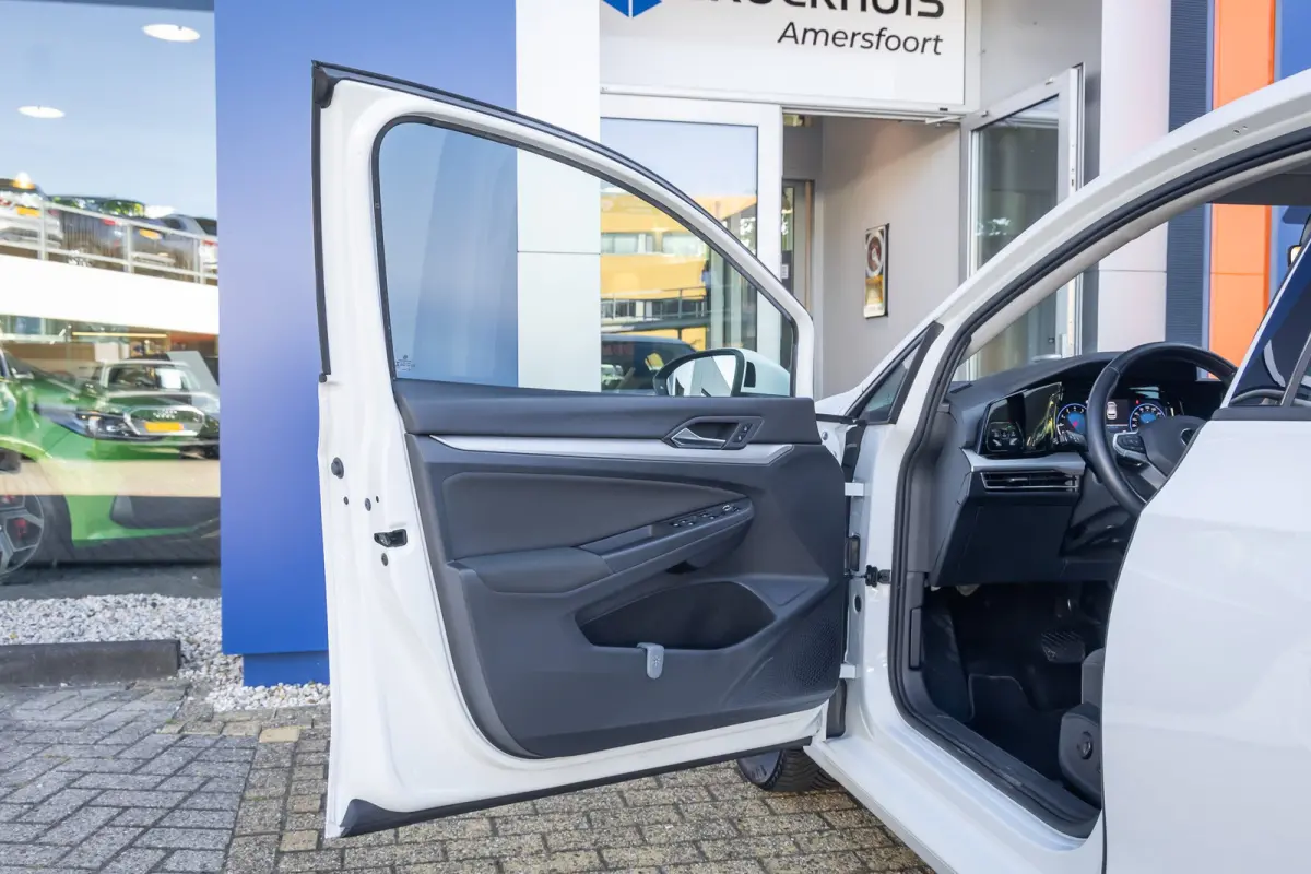 1.0 eTSI Life Business | Massage | Memory | Stoel+stuur verwarming | Cruise adaptief | Dodehoek detectie | Camera | Apple Carplay/Android Auto | Achteruitrijcamera | Apple Carplay/Android Au
