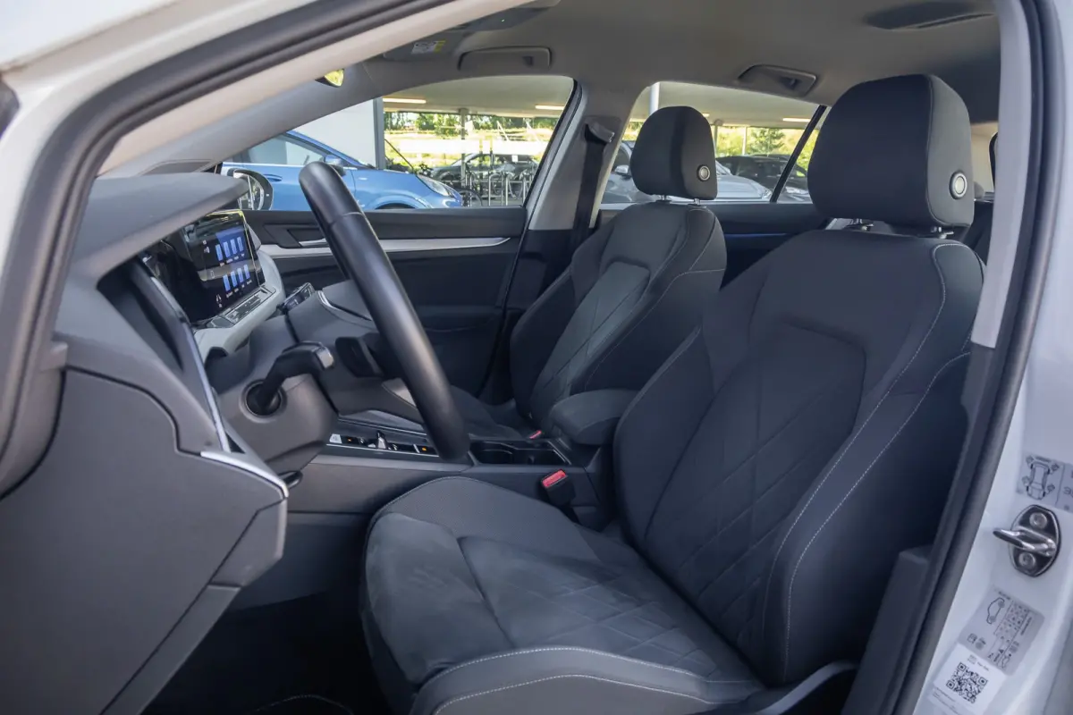 1.0 eTSI Life Business | Massage | Memory | Stoel+stuur verwarming | Cruise adaptief | Dodehoek detectie | Camera | Apple Carplay/Android Auto | Achteruitrijcamera | Apple Carplay/Android Au