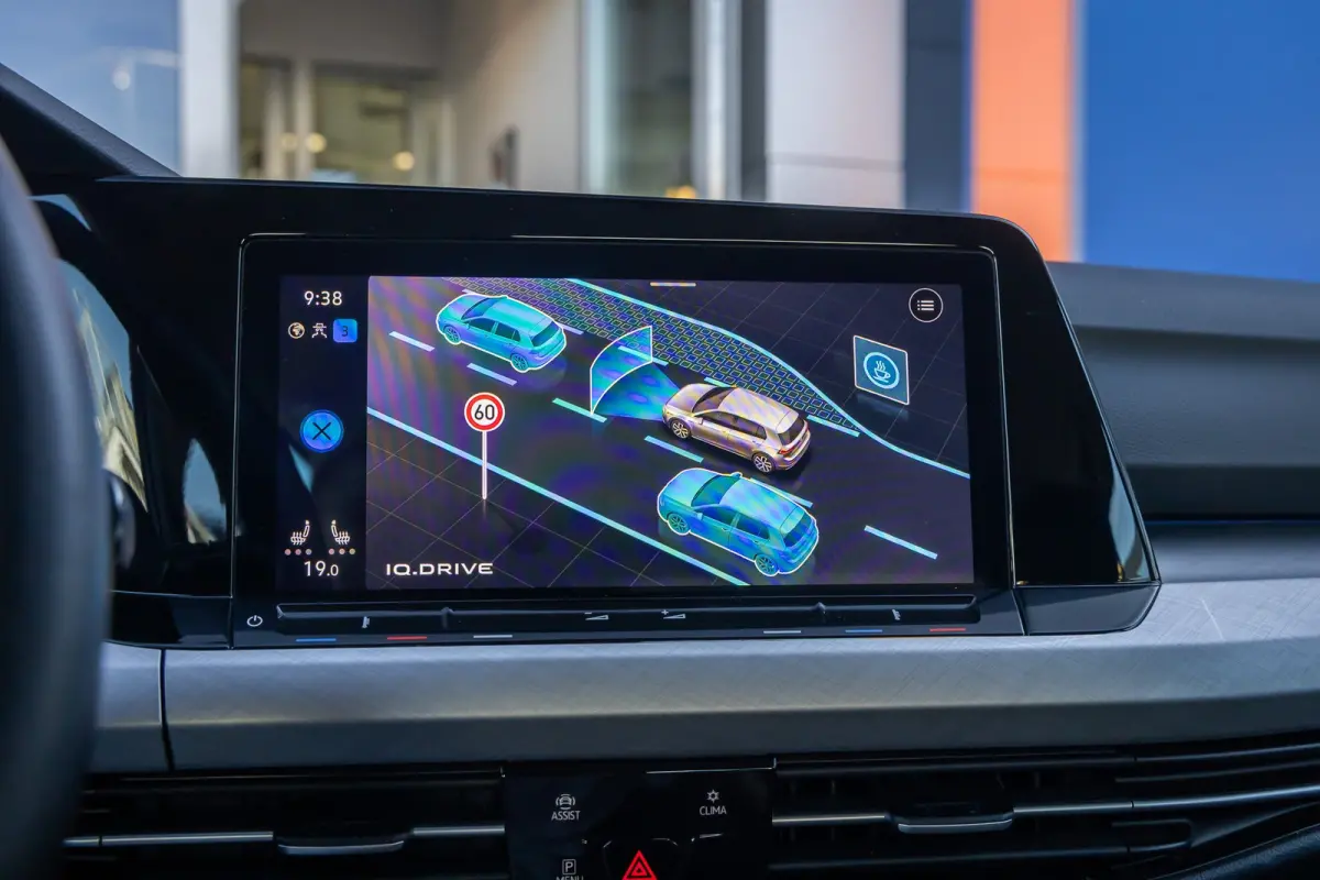 1.0 eTSI Life Business | Massage | Memory | Stoel+stuur verwarming | Cruise adaptief | Dodehoek detectie | Camera | Apple Carplay/Android Auto | Achteruitrijcamera | Apple Carplay/Android Au