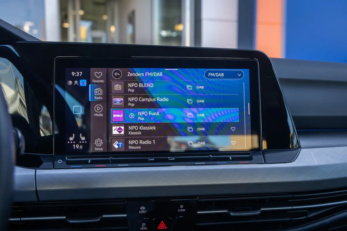 1.0 eTSI Life Business | Massage | Memory | Stoel+stuur verwarming | Cruise adaptief | Dodehoek detectie | Camera | Apple Carplay/Android Auto | Achteruitrijcamera | Apple Carplay/Android Au