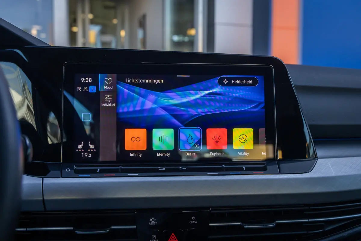 1.0 eTSI Life Business | Massage | Memory | Stoel+stuur verwarming | Cruise adaptief | Dodehoek detectie | Camera | Apple Carplay/Android Auto | Achteruitrijcamera | Apple Carplay/Android Au