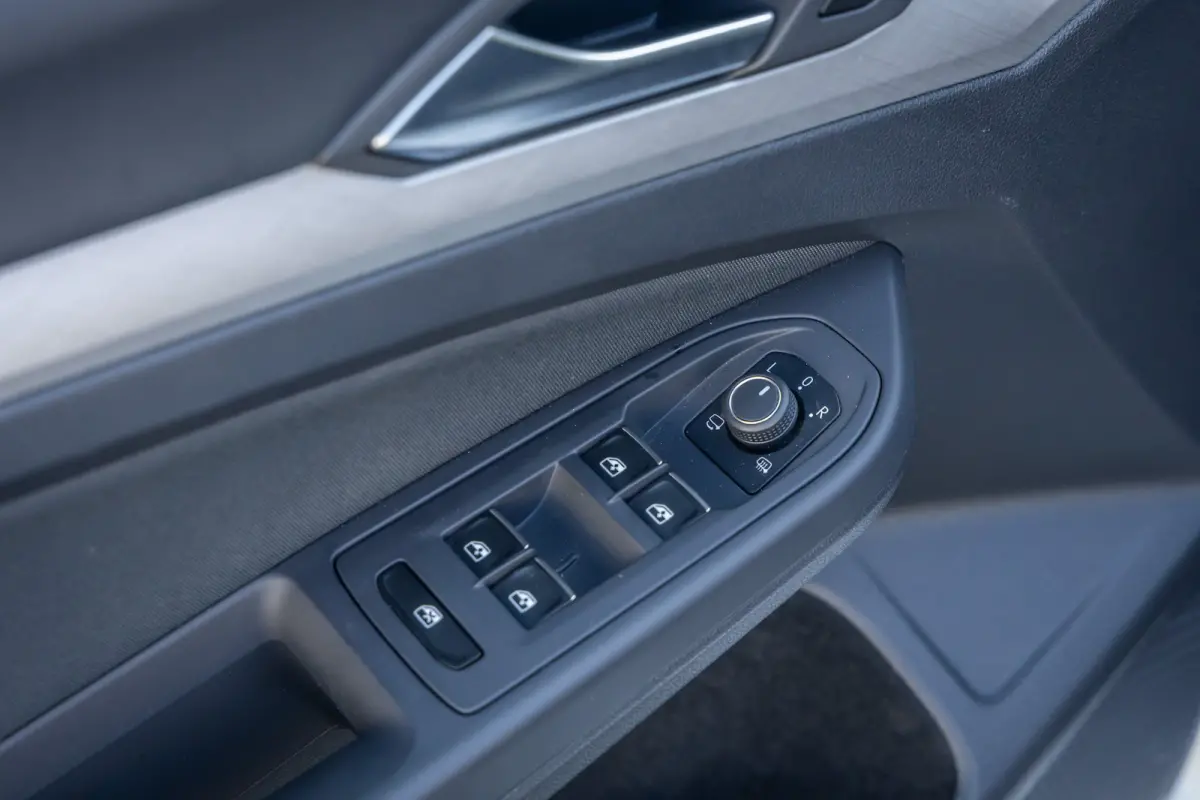 1.0 eTSI Life Business | Massage | Memory | Stoel+stuur verwarming | Cruise adaptief | Dodehoek detectie | Camera | Apple Carplay/Android Auto | Achteruitrijcamera | Apple Carplay/Android Au