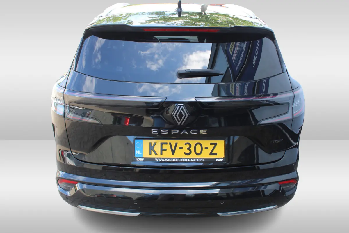 E-Tech full hybrid 200 techno 7p. Lichtmetalen velgen 19", PDC voor en achter.