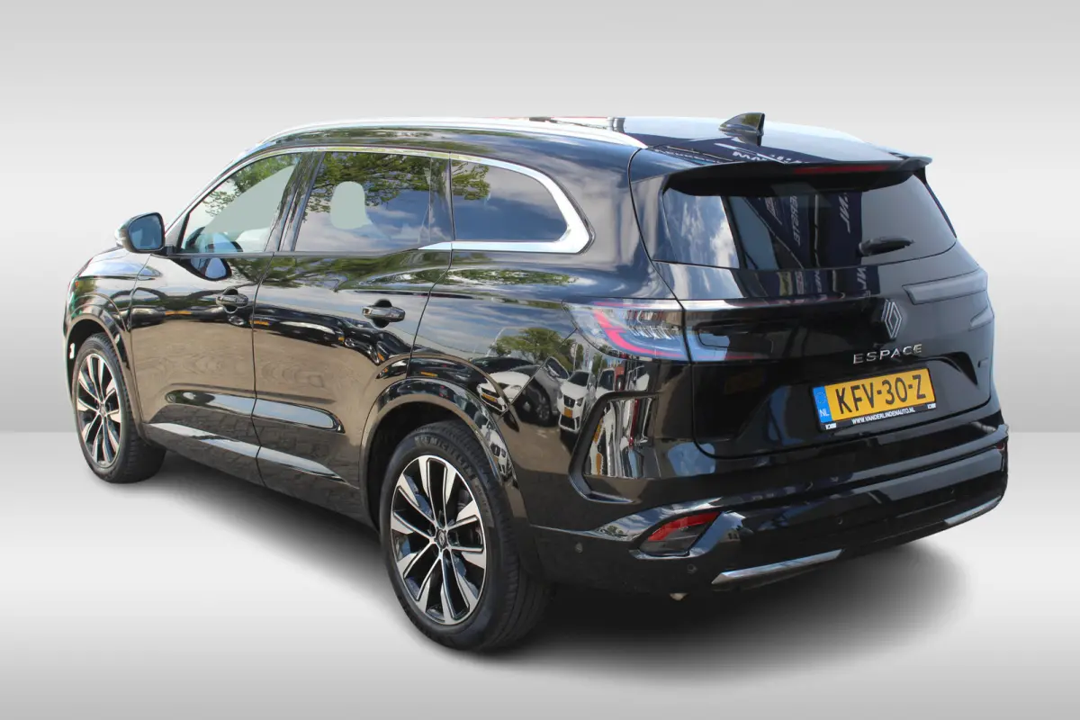 E-Tech full hybrid 200 techno 7p. Lichtmetalen velgen 19", PDC voor en achter.