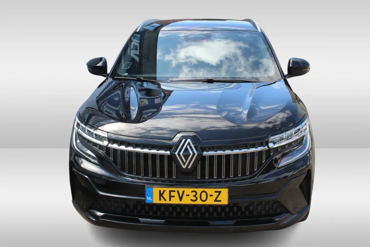E-Tech full hybrid 200 techno 7p. Lichtmetalen velgen 19", PDC voor en achter.