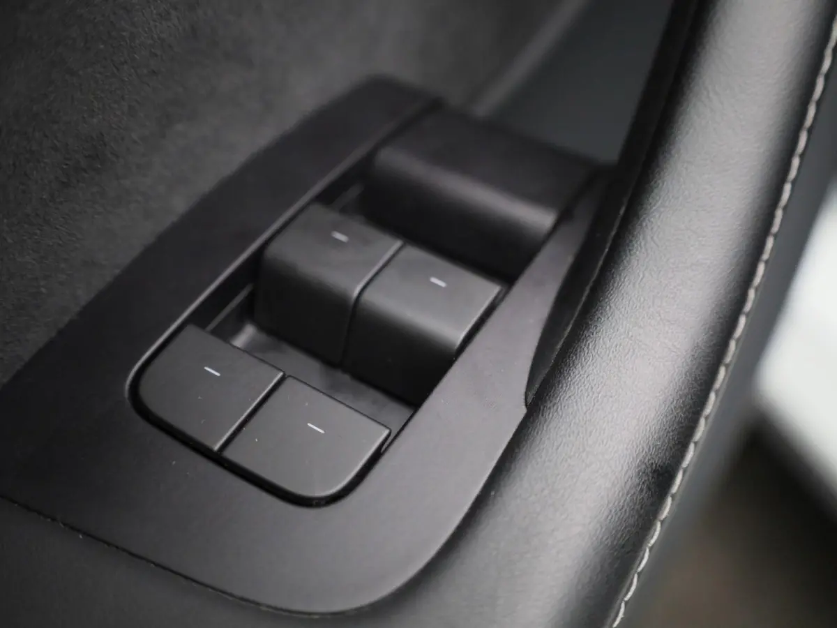 Premium Long Range RWD 75 kWh | PANO | ACC | Blindspot | Keyless | Stoelverarming | Lane Assist |