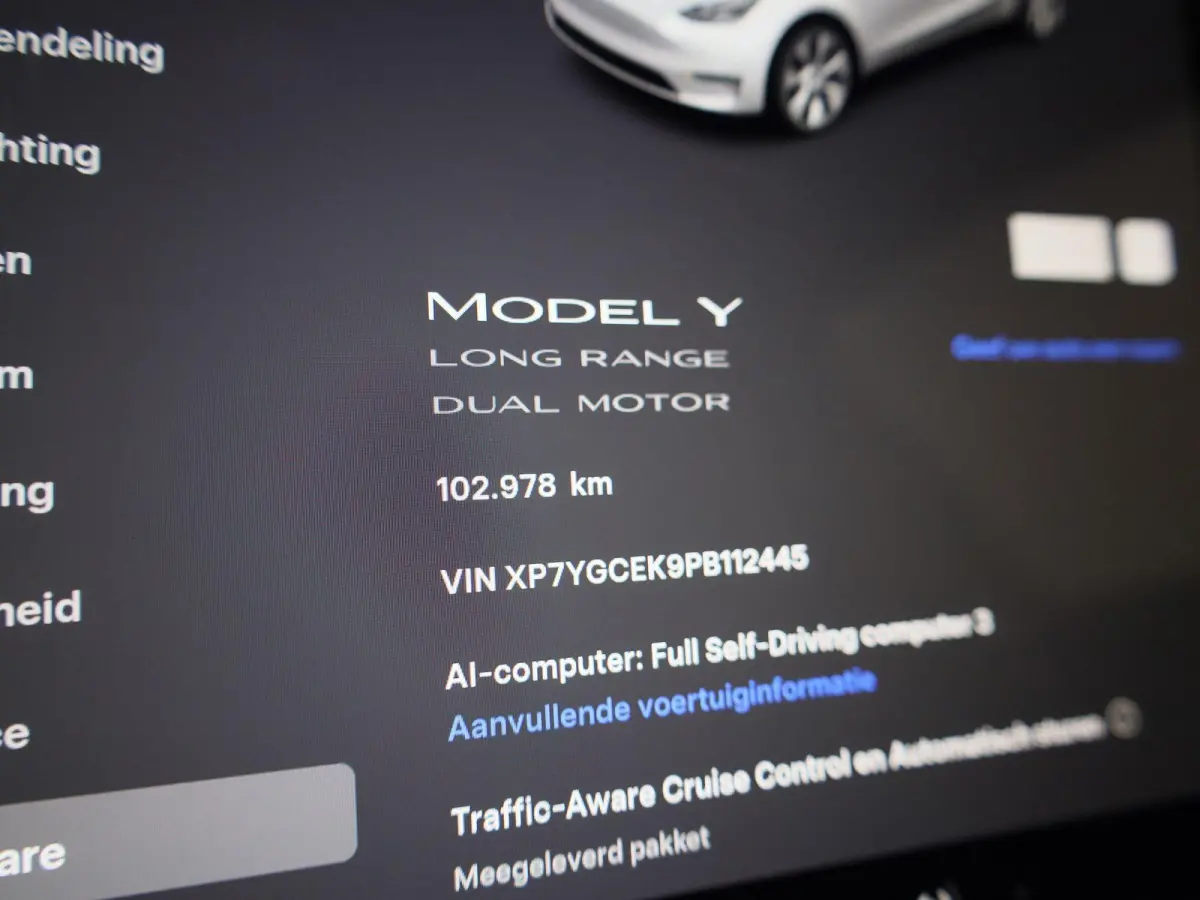 Premium Long Range RWD 75 kWh | PANO | ACC | Blindspot | Keyless | Stoelverarming | Lane Assist |