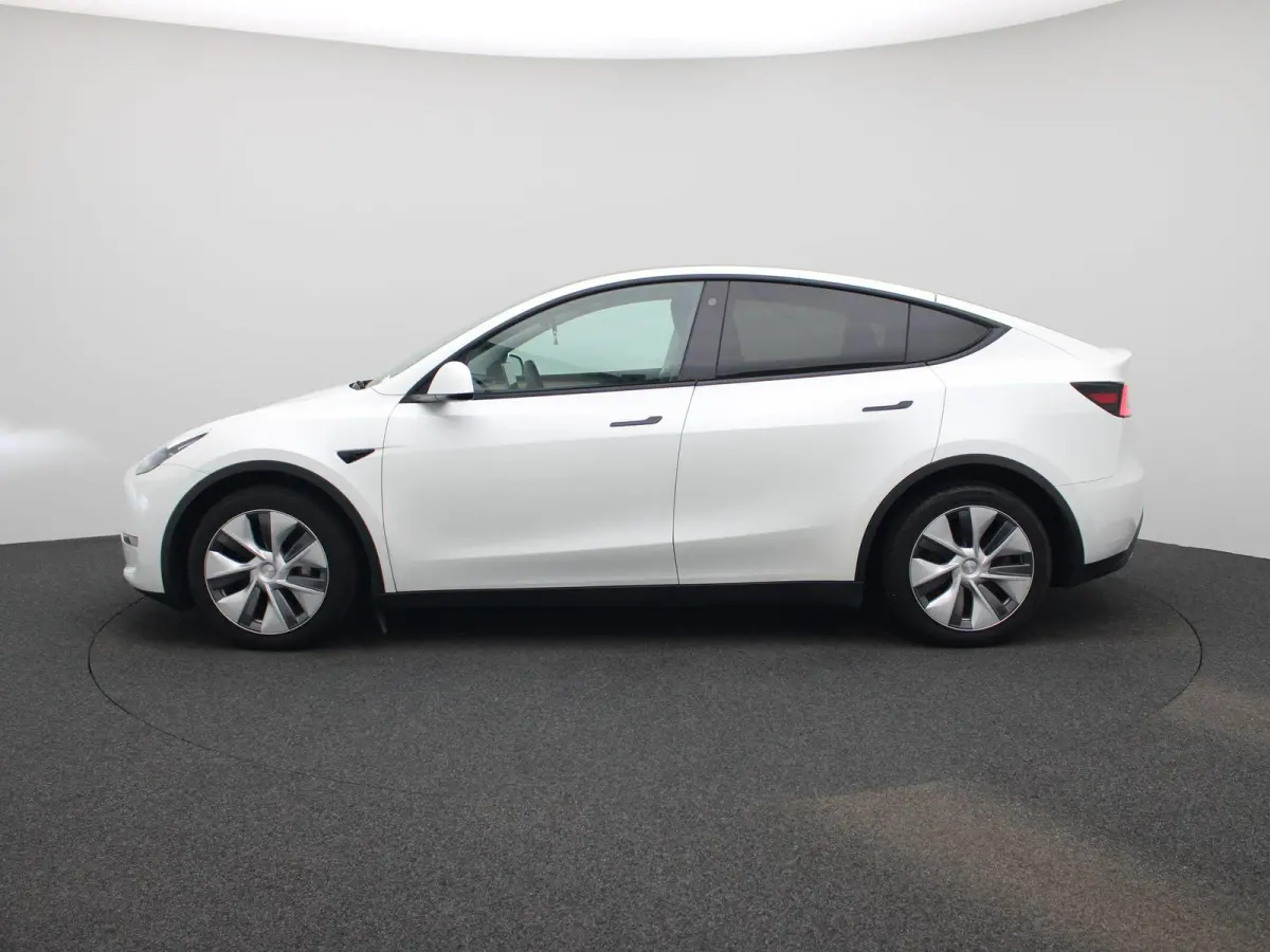 Premium Long Range RWD 75 kWh | PANO | ACC | Blindspot | Keyless | Stoelverarming | Lane Assist |