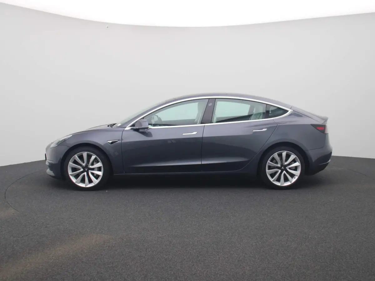 Long Range AWD 75 kWh | ECC | Navi | Leder | LMV | Panorama | PDC | LED | Cam |