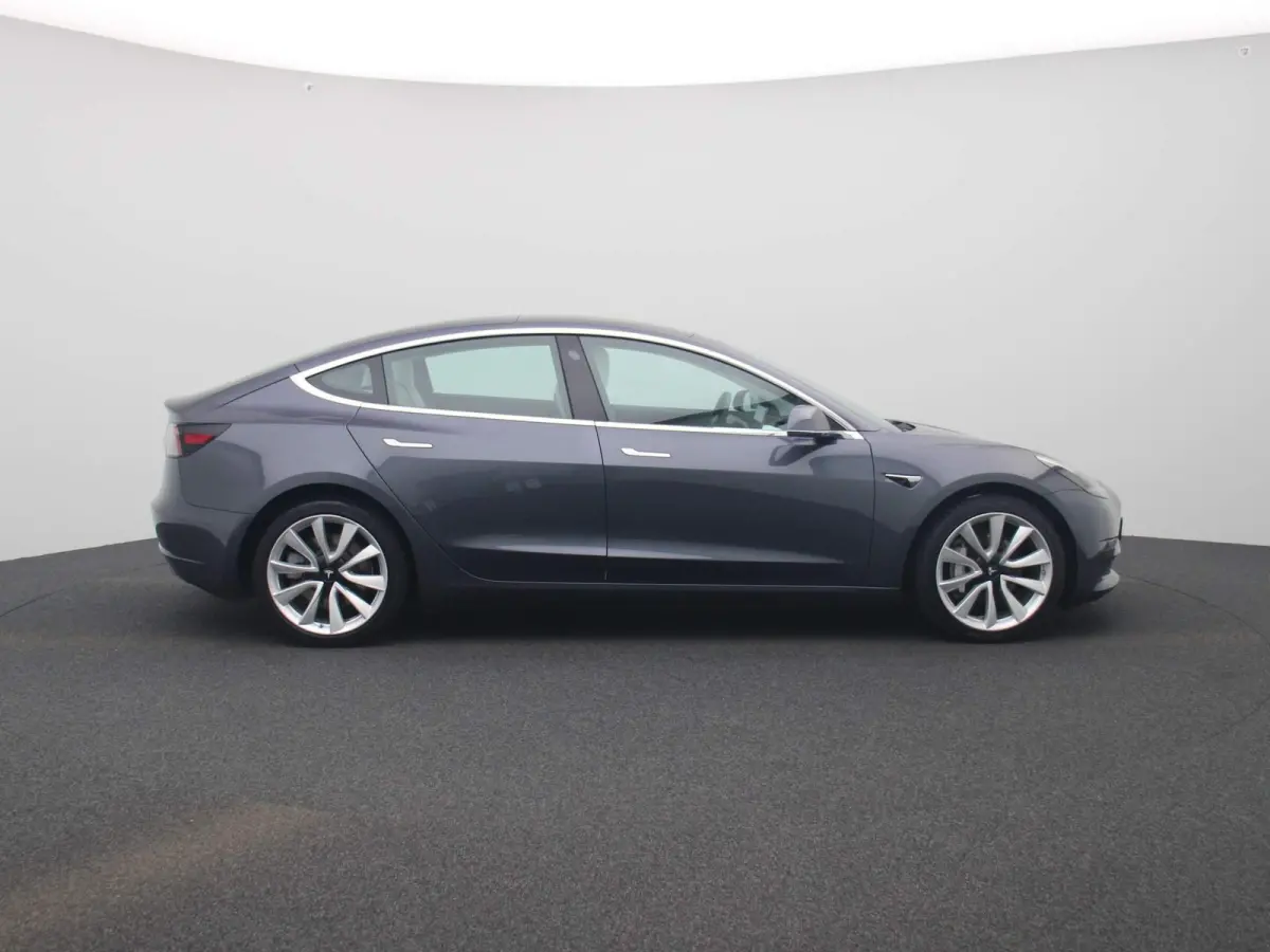 Long Range AWD 75 kWh | ECC | Navi | Leder | LMV | Panorama | PDC | LED | Cam |
