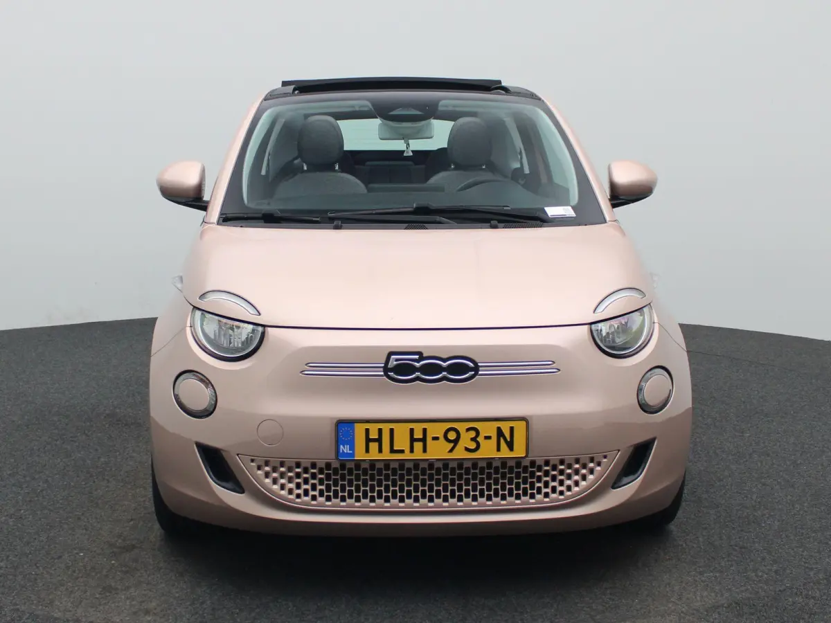 Icon 42 kWh | Cruise Control | Stoelverwarming | DAB | Apple Carplay/Android Auto | lichtmetalen velgen 16" |