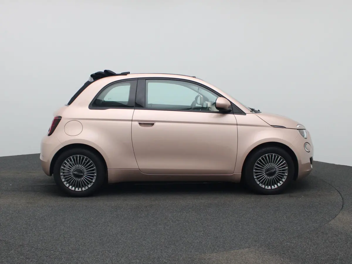 Icon 42 kWh | Cruise Control | Stoelverwarming | DAB | Apple Carplay/Android Auto | lichtmetalen velgen 16" |