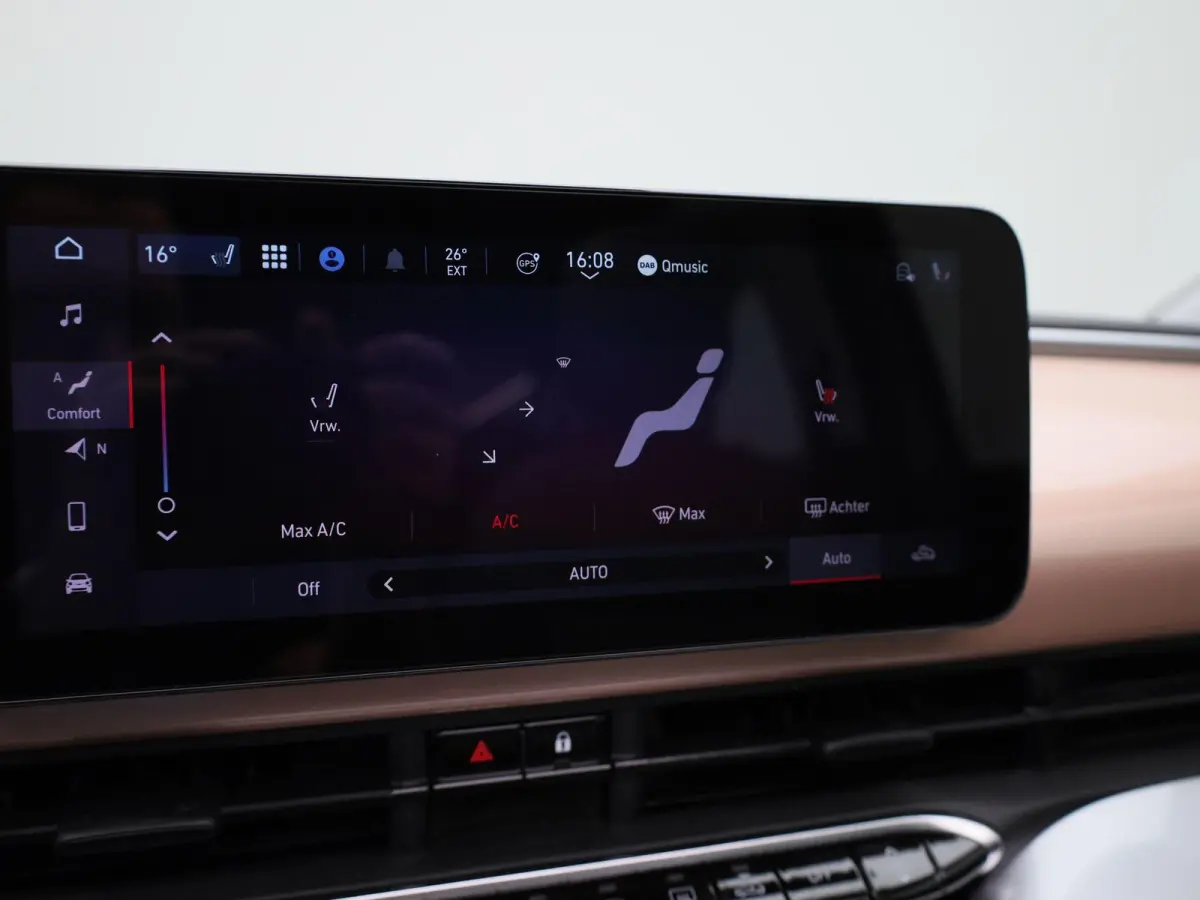 Icon 42 kWh | Cruise Control | Stoelverwarming | DAB | Apple Carplay/Android Auto | lichtmetalen velgen 16" |