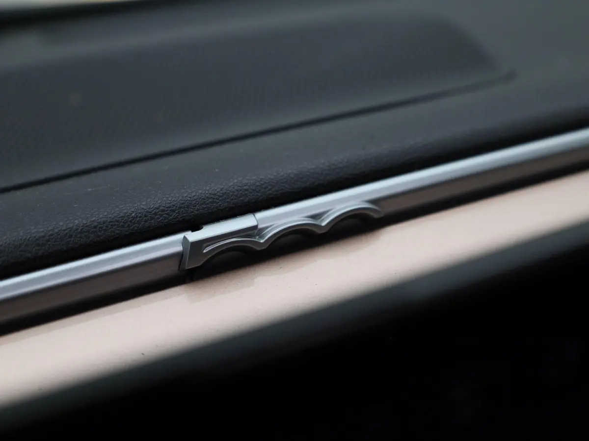 Icon 42 kWh | Cruise Control | Stoelverwarming | DAB | Apple Carplay/Android Auto | lichtmetalen velgen 16" |