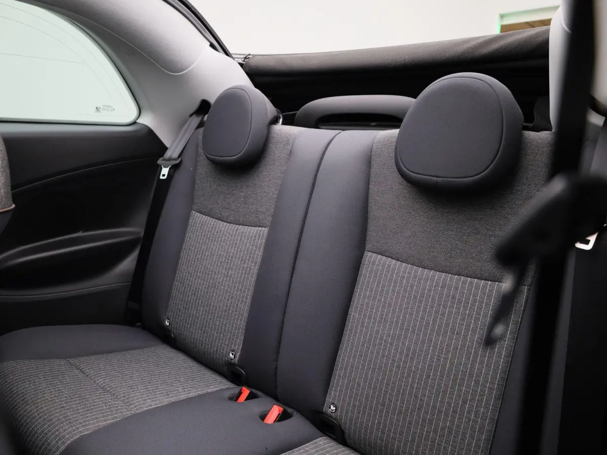 Icon 42 kWh | Cruise Control | Stoelverwarming | DAB | Apple Carplay/Android Auto | lichtmetalen velgen 16" |