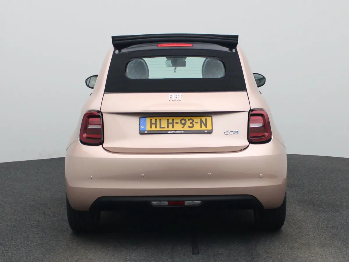 Icon 42 kWh | Cruise Control | Stoelverwarming | DAB | Apple Carplay/Android Auto | lichtmetalen velgen 16" |