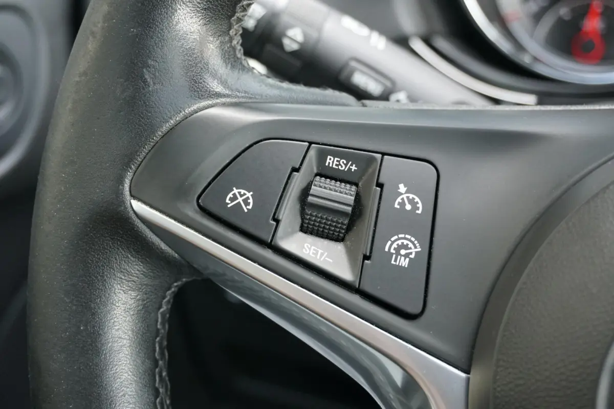 1.0 Turbo Glam Favourite + LEDER / PANO / APPLE CARPLAY