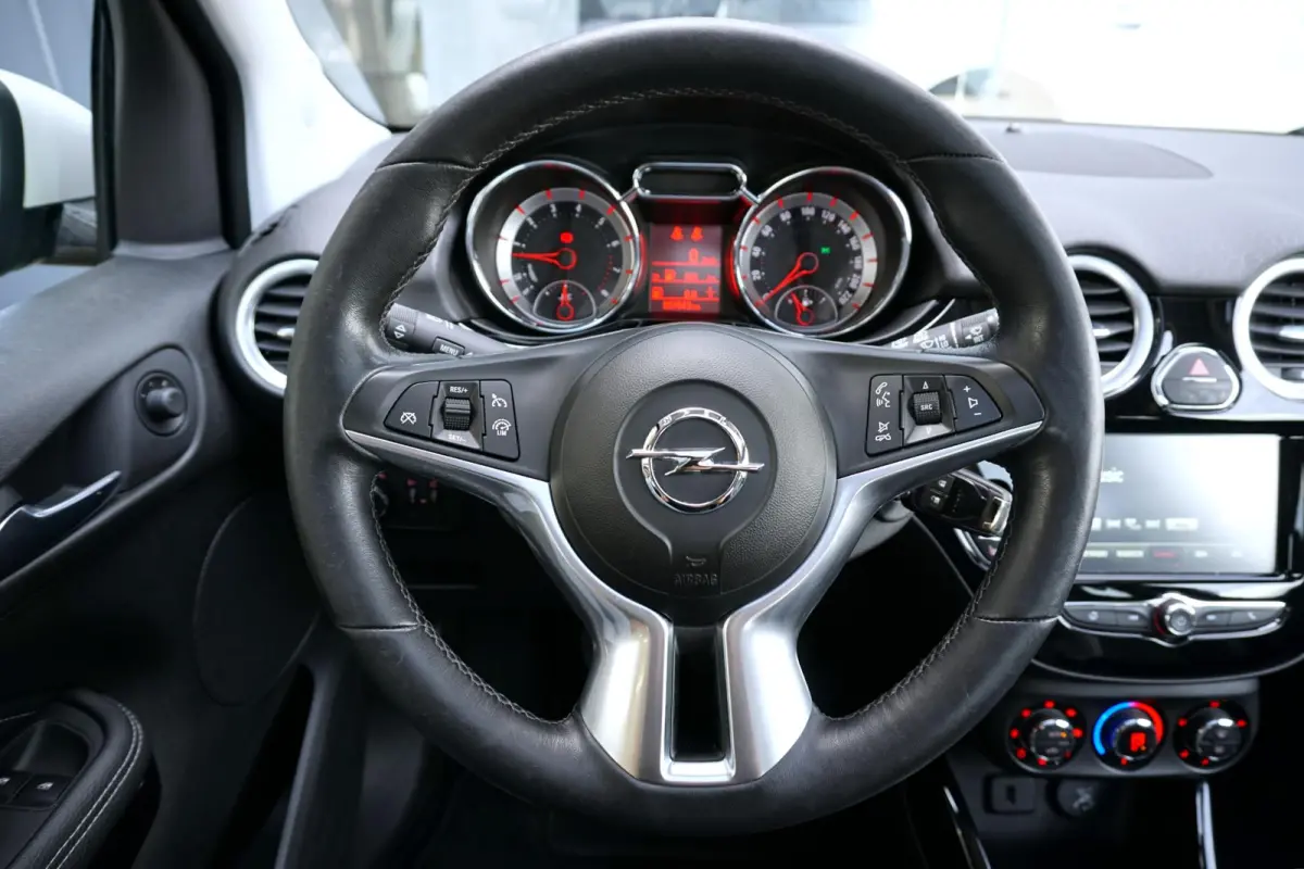 1.0 Turbo Glam Favourite + LEDER / PANO / APPLE CARPLAY