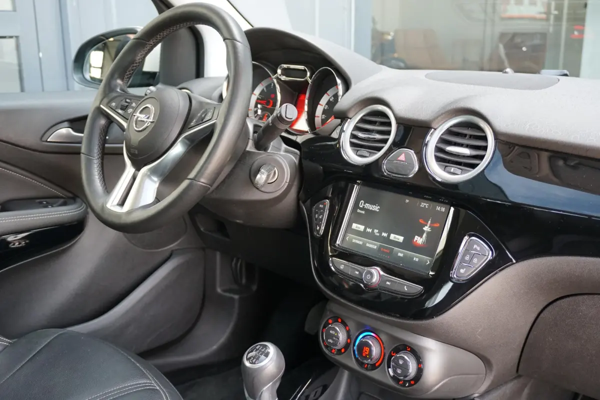 1.0 Turbo Glam Favourite + LEDER / PANO / APPLE CARPLAY