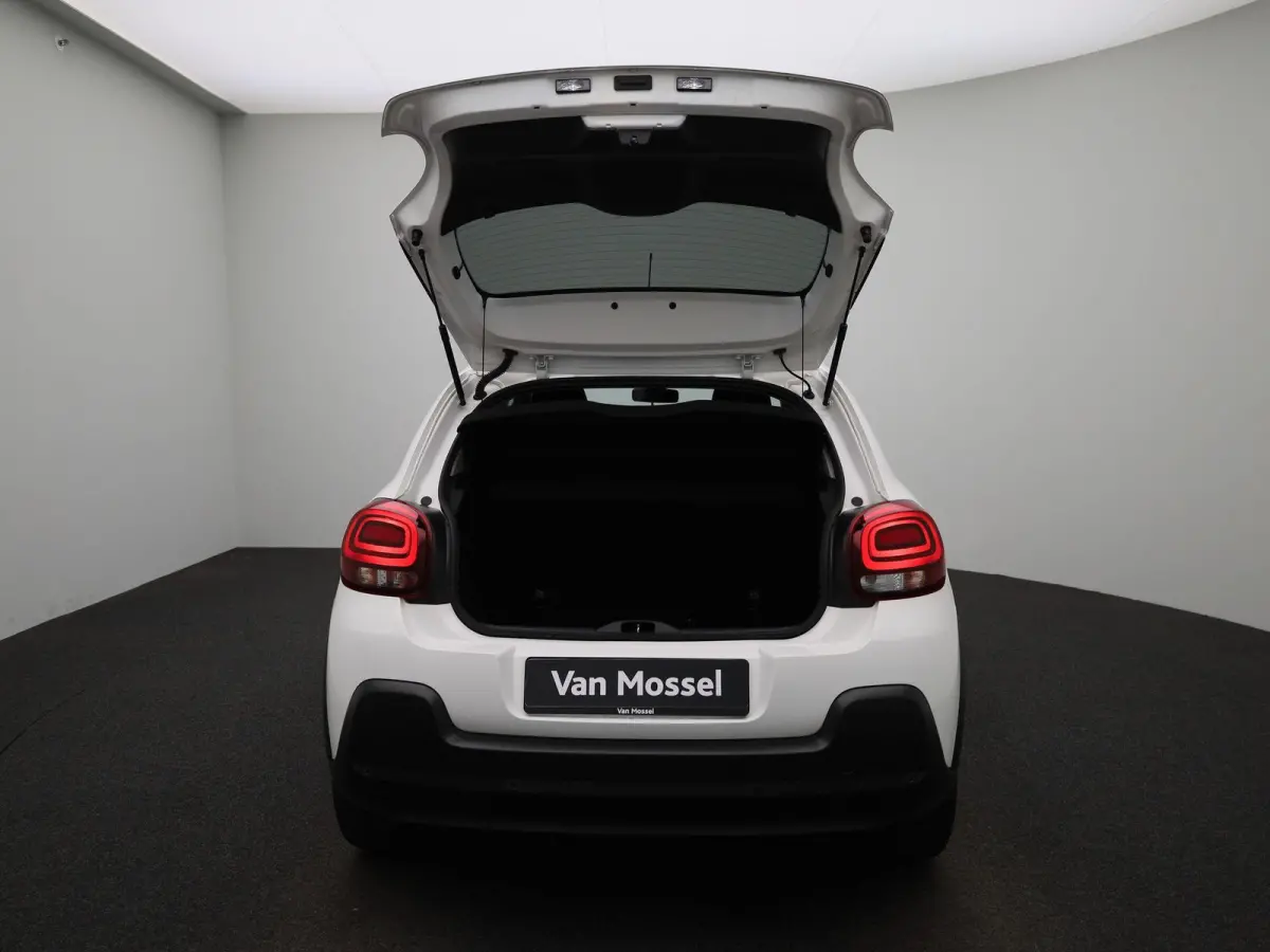 1.2 PureTech 82 S&S MAN Feel | Cruise Control | Lane Assist | Apple Carplay/Android Auto |