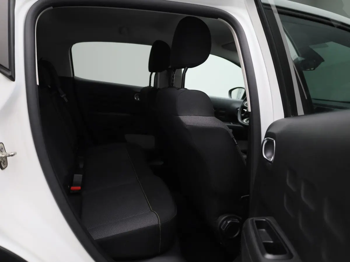 1.2 PureTech 82 S&S MAN Feel | Cruise Control | Lane Assist | Apple Carplay/Android Auto |