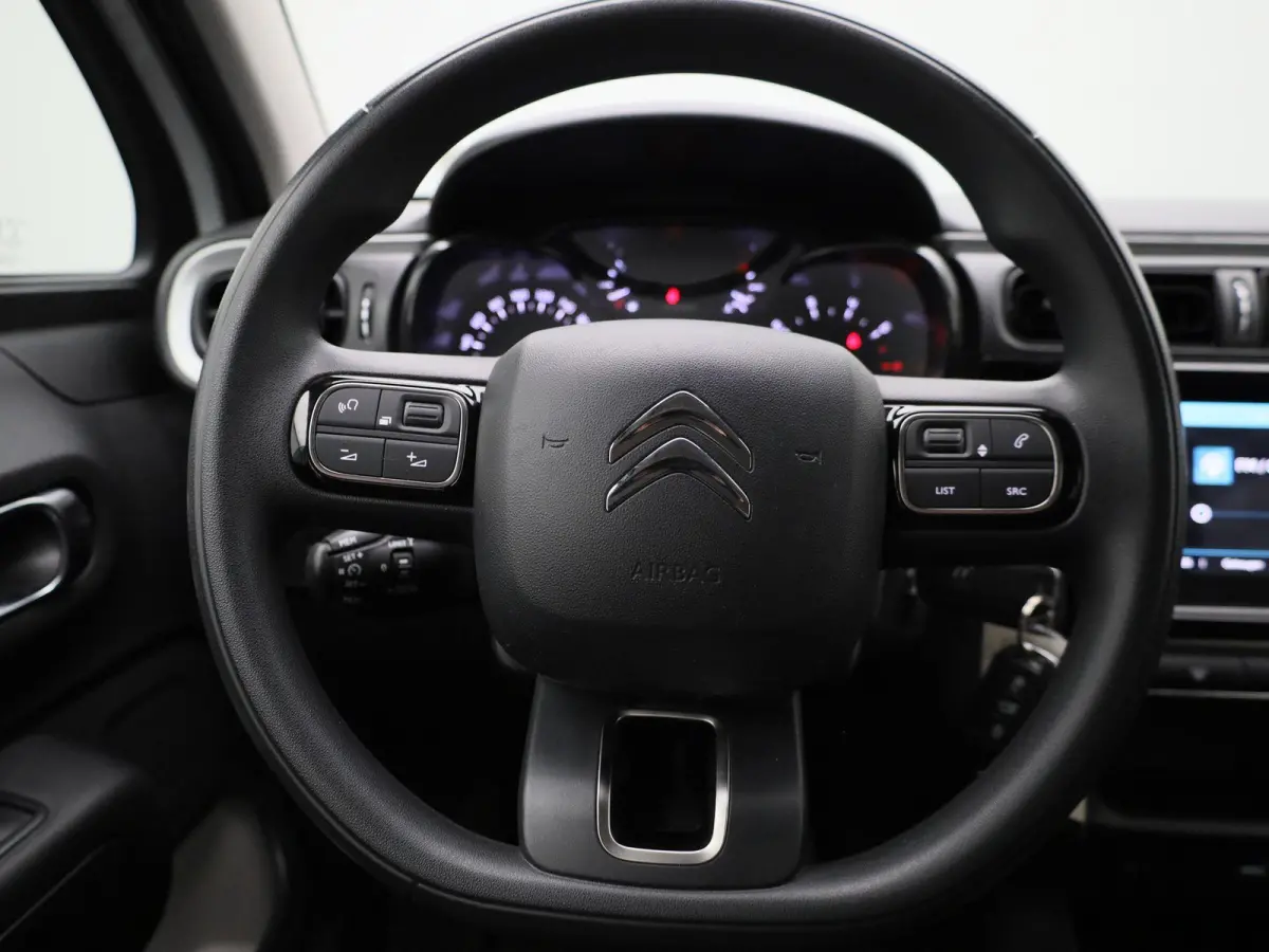 1.2 PureTech 82 S&S MAN Feel | Cruise Control | Lane Assist | Apple Carplay/Android Auto |