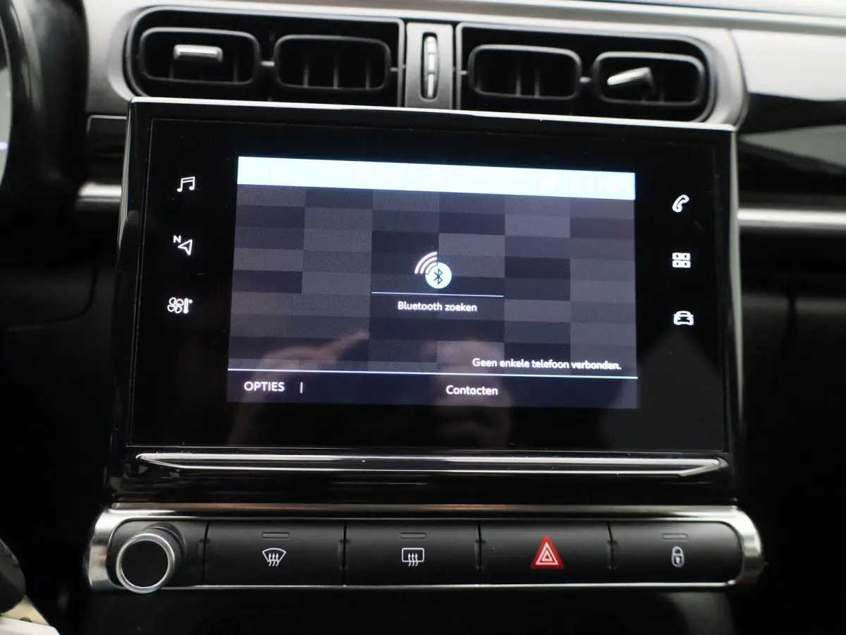 1.2 PureTech 82 S&S MAN Feel | Cruise Control | Lane Assist | Apple Carplay/Android Auto |