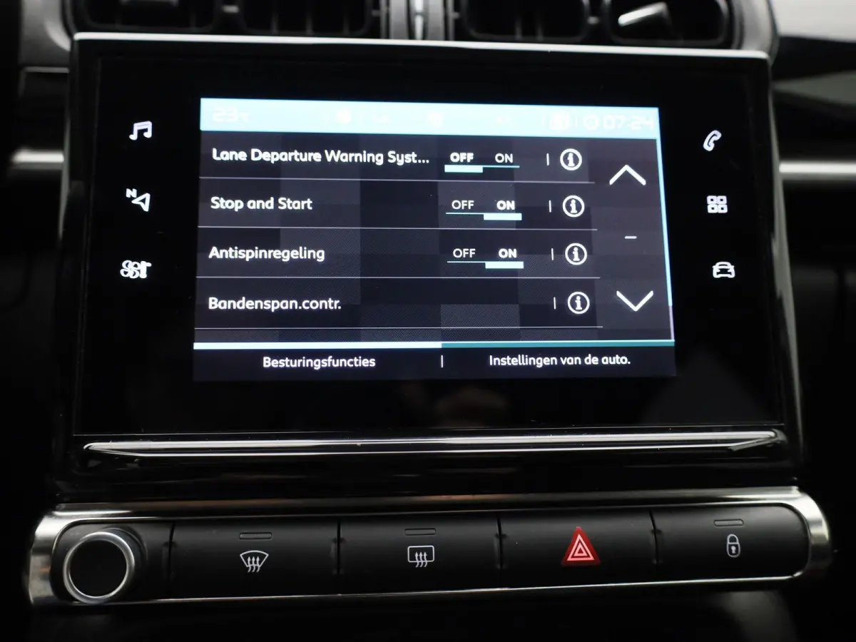 1.2 PureTech 82 S&S MAN Feel | Cruise Control | Lane Assist | Apple Carplay/Android Auto |