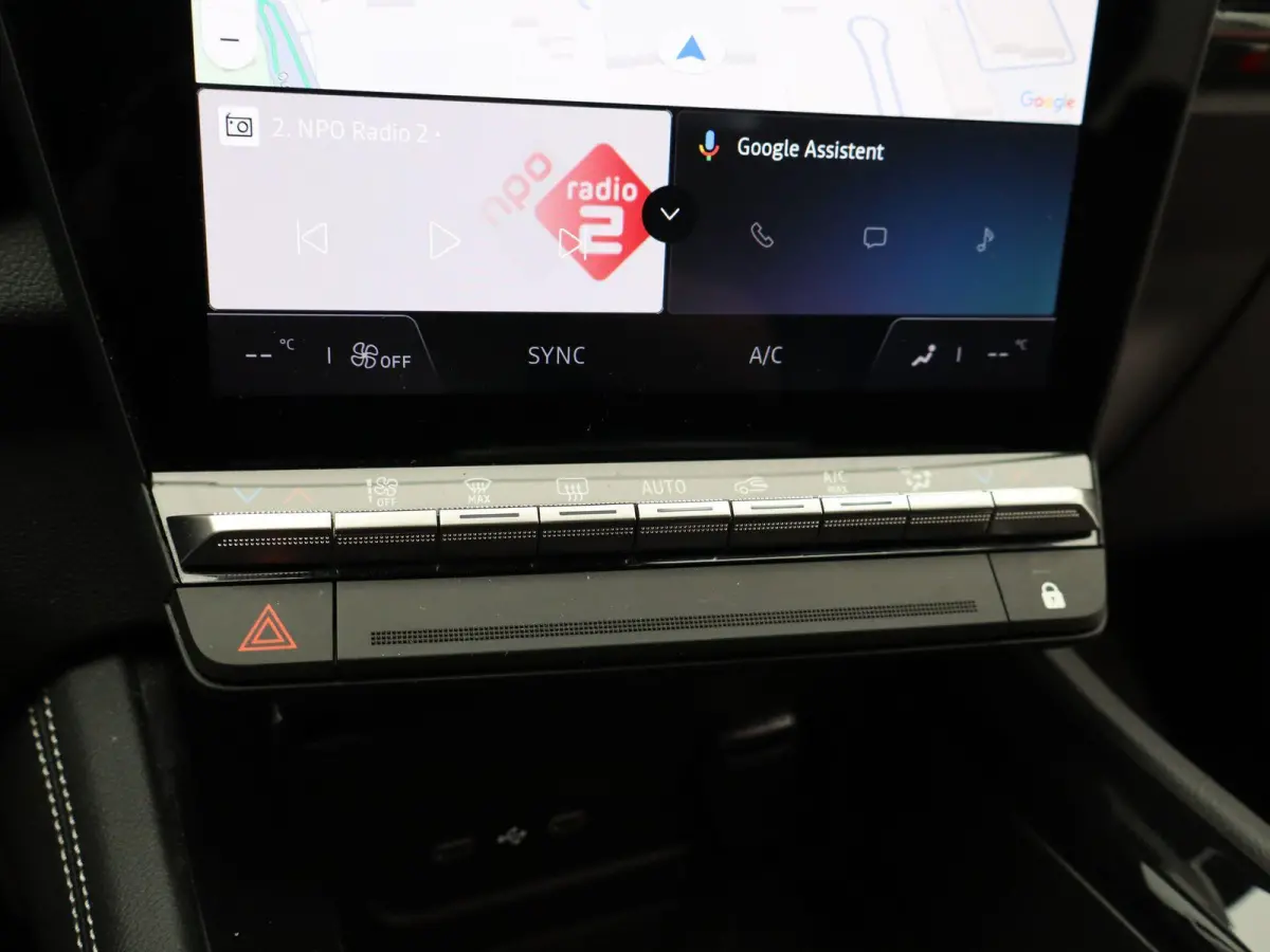 techno E-Tech full hybrid 200 | Parkeercamera | Google Navigatie | Trekhaak
