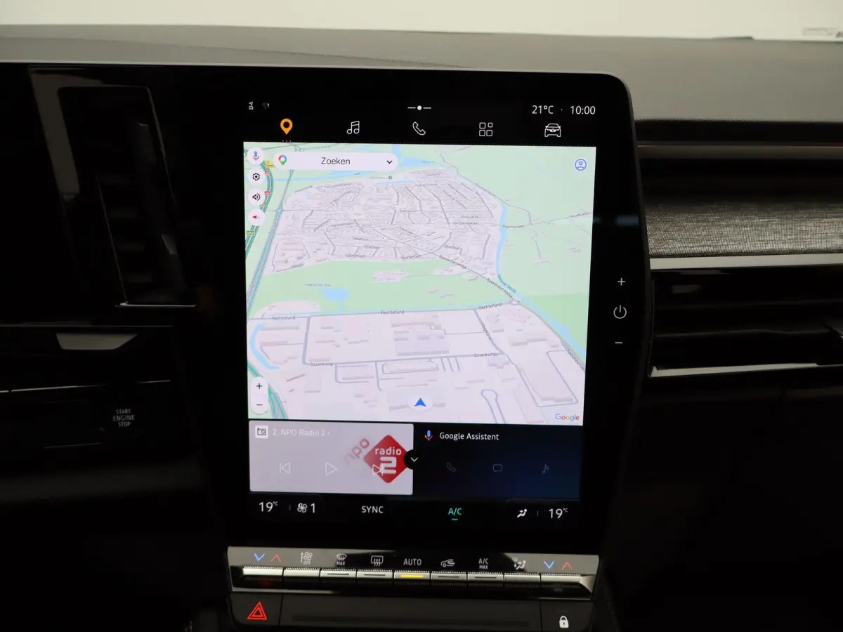 techno E-Tech full hybrid 200 | Parkeercamera | Google Navigatie | Trekhaak