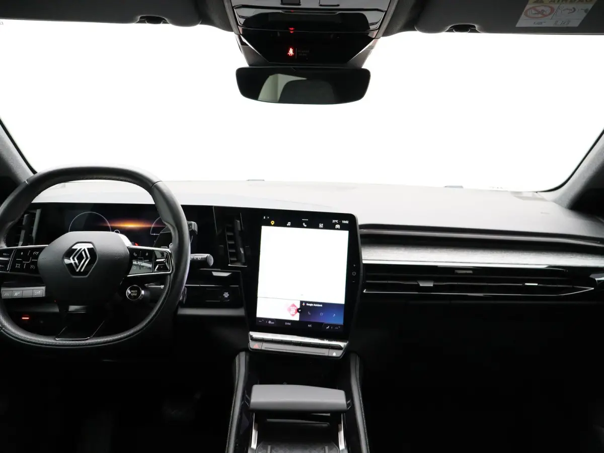 techno E-Tech full hybrid 200 | Parkeercamera | Google Navigatie | Trekhaak