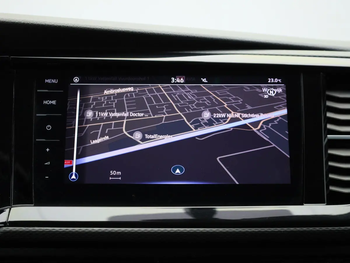 2.0 TDI L2H1 Bulli 150PK | Automaat | Dubbele Cabine | Trekhaak | Parkeersensoren Voor + Achter | Achteruitrijcamera | Adaptive Cruise Control | Multifunctioneel Stuurwiel | Voorruit Verwarm