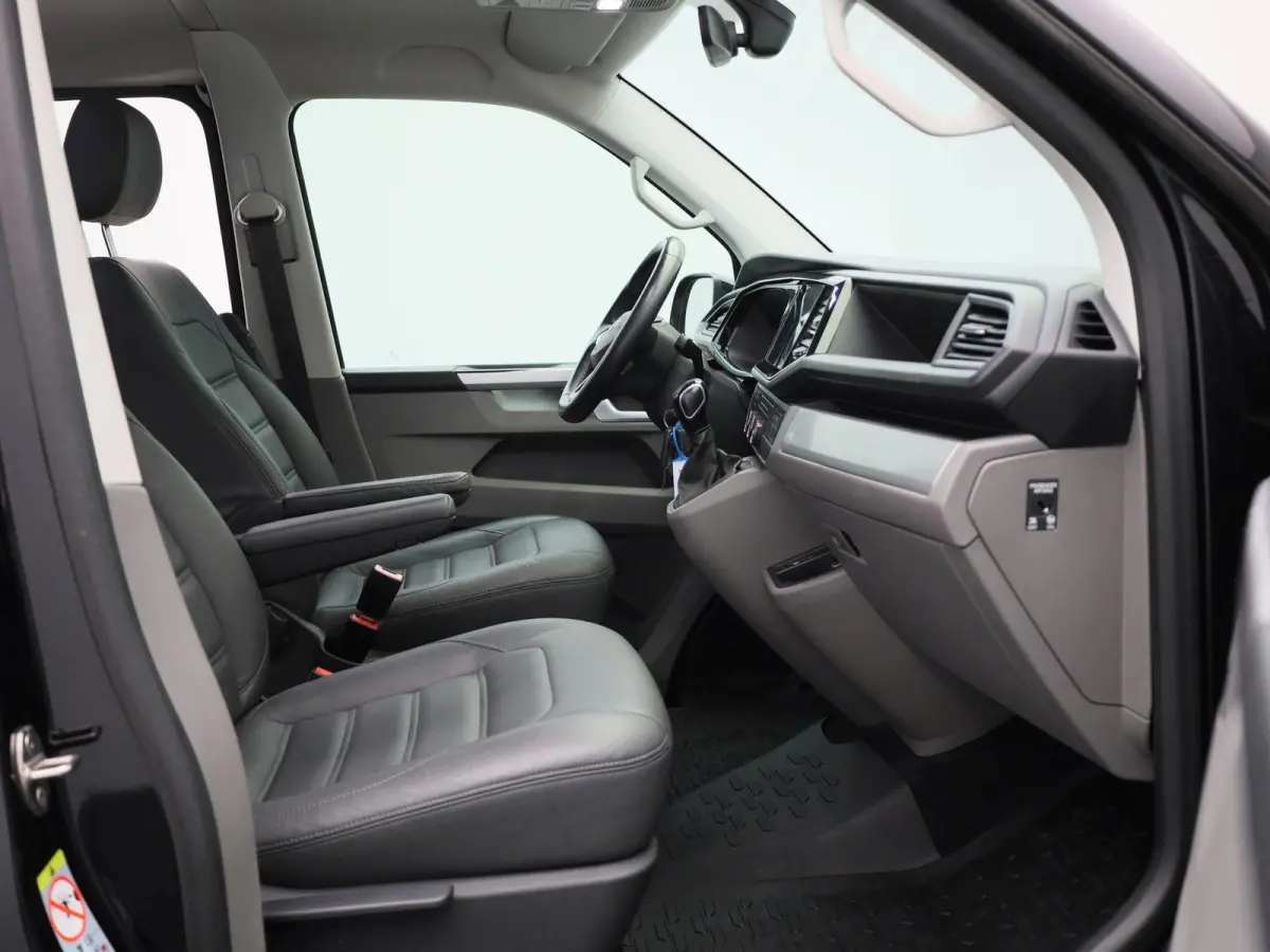 2.0 TDI L2H1 Bulli 150PK | Automaat | Dubbele Cabine | Trekhaak | Parkeersensoren Voor + Achter | Achteruitrijcamera | Adaptive Cruise Control | Multifunctioneel Stuurwiel | Voorruit Verwarm