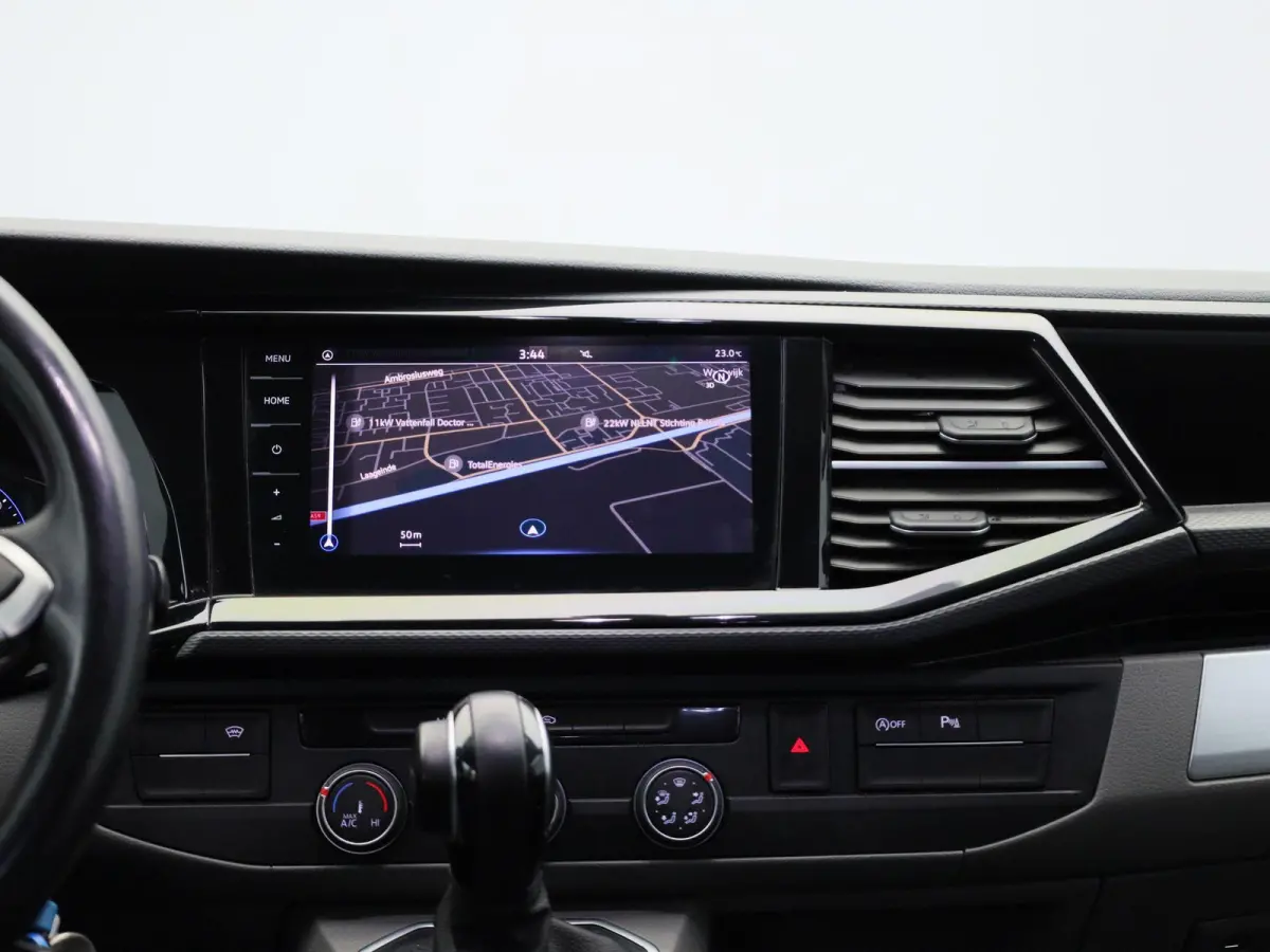 2.0 TDI L2H1 Bulli 150PK | Automaat | Dubbele Cabine | Trekhaak | Parkeersensoren Voor + Achter | Achteruitrijcamera | Adaptive Cruise Control | Multifunctioneel Stuurwiel | Voorruit Verwarm