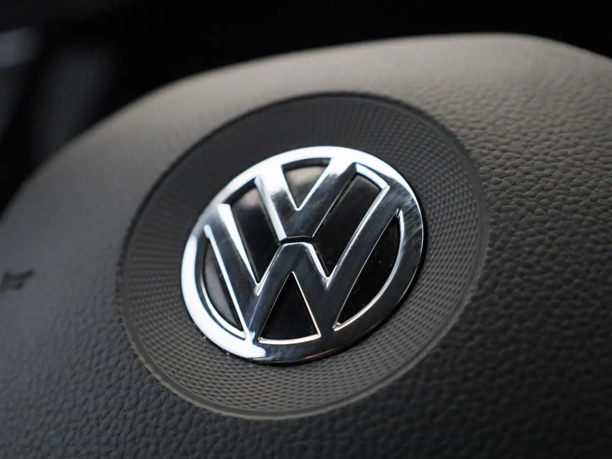 2.0 TDI L2H1 Bulli 150PK | Automaat | Dubbele Cabine | Trekhaak | Parkeersensoren Voor + Achter | Achteruitrijcamera | Adaptive Cruise Control | Multifunctioneel Stuurwiel | Voorruit Verwarm