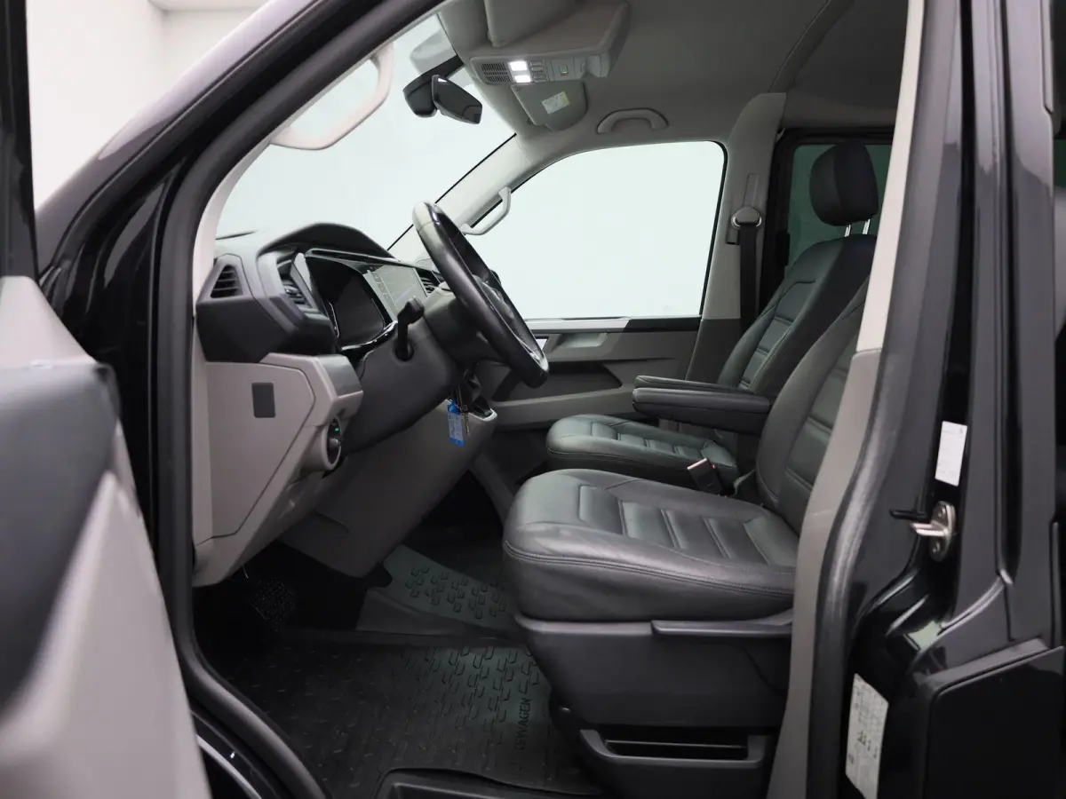 2.0 TDI L2H1 Bulli 150PK | Automaat | Dubbele Cabine | Trekhaak | Parkeersensoren Voor + Achter | Achteruitrijcamera | Adaptive Cruise Control | Multifunctioneel Stuurwiel | Voorruit Verwarm